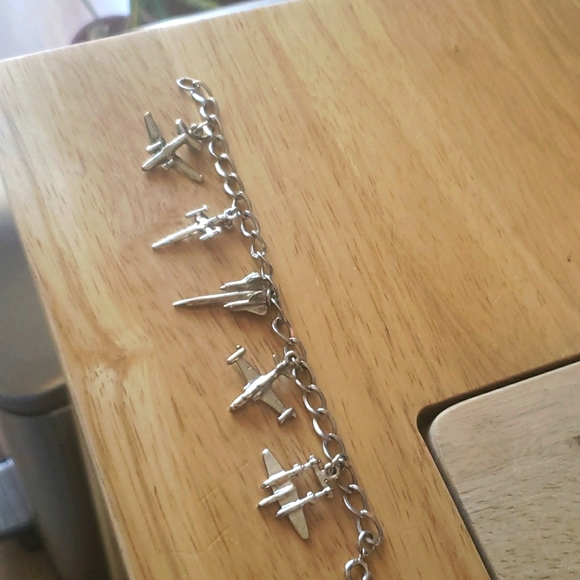 Bracelet - Picture 1 of 9